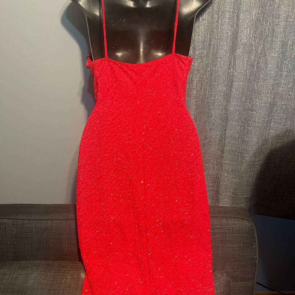 Windsor Red Ribbed Backless Cocktail Dress - Picture 2 of 5